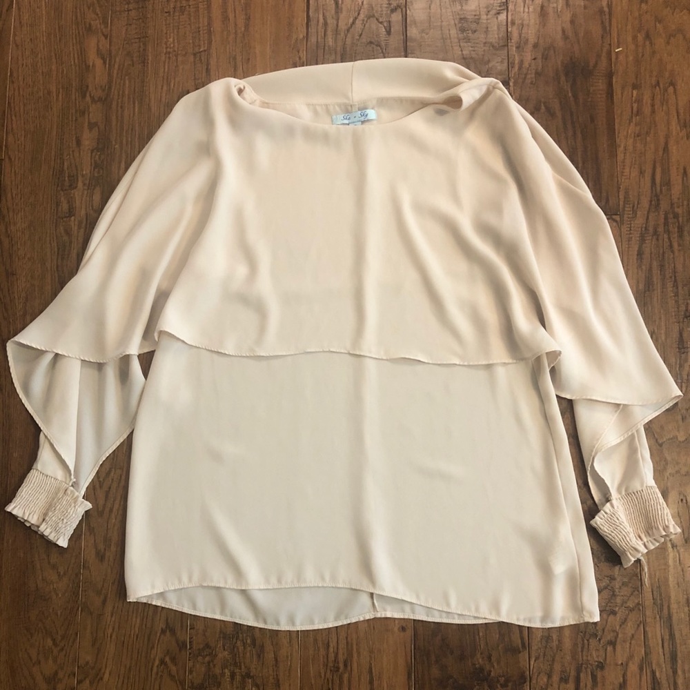 Flowy off-white top